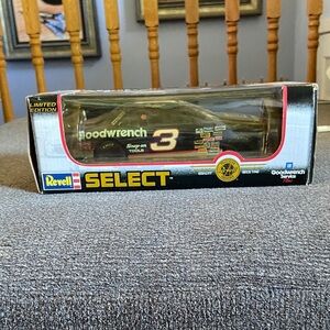 Revell Select Goodwrench Black Toy Car